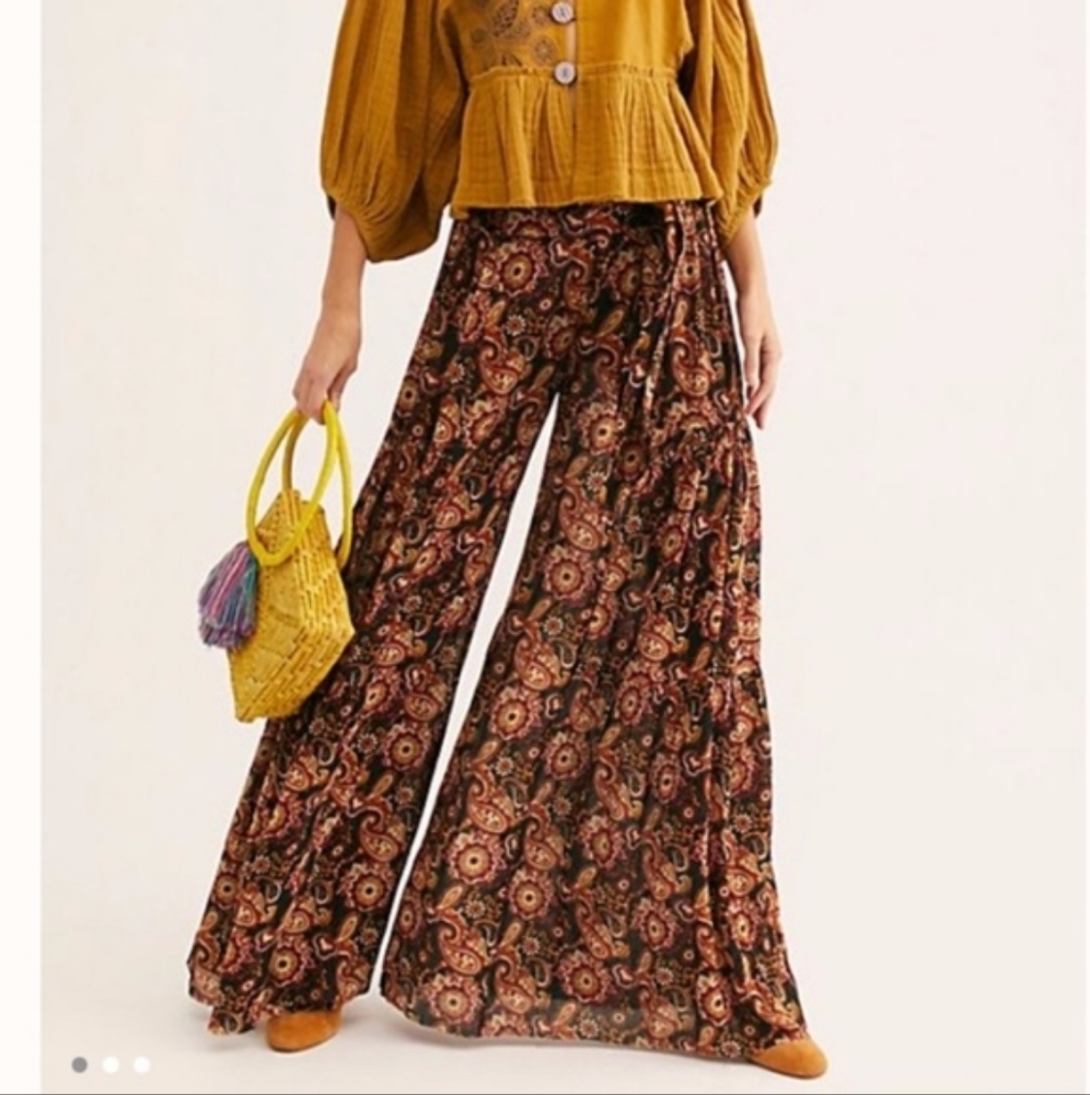 Free People Pants FP One Aloha Paisley Printed Wide Leg Flowy Pants Size Medium